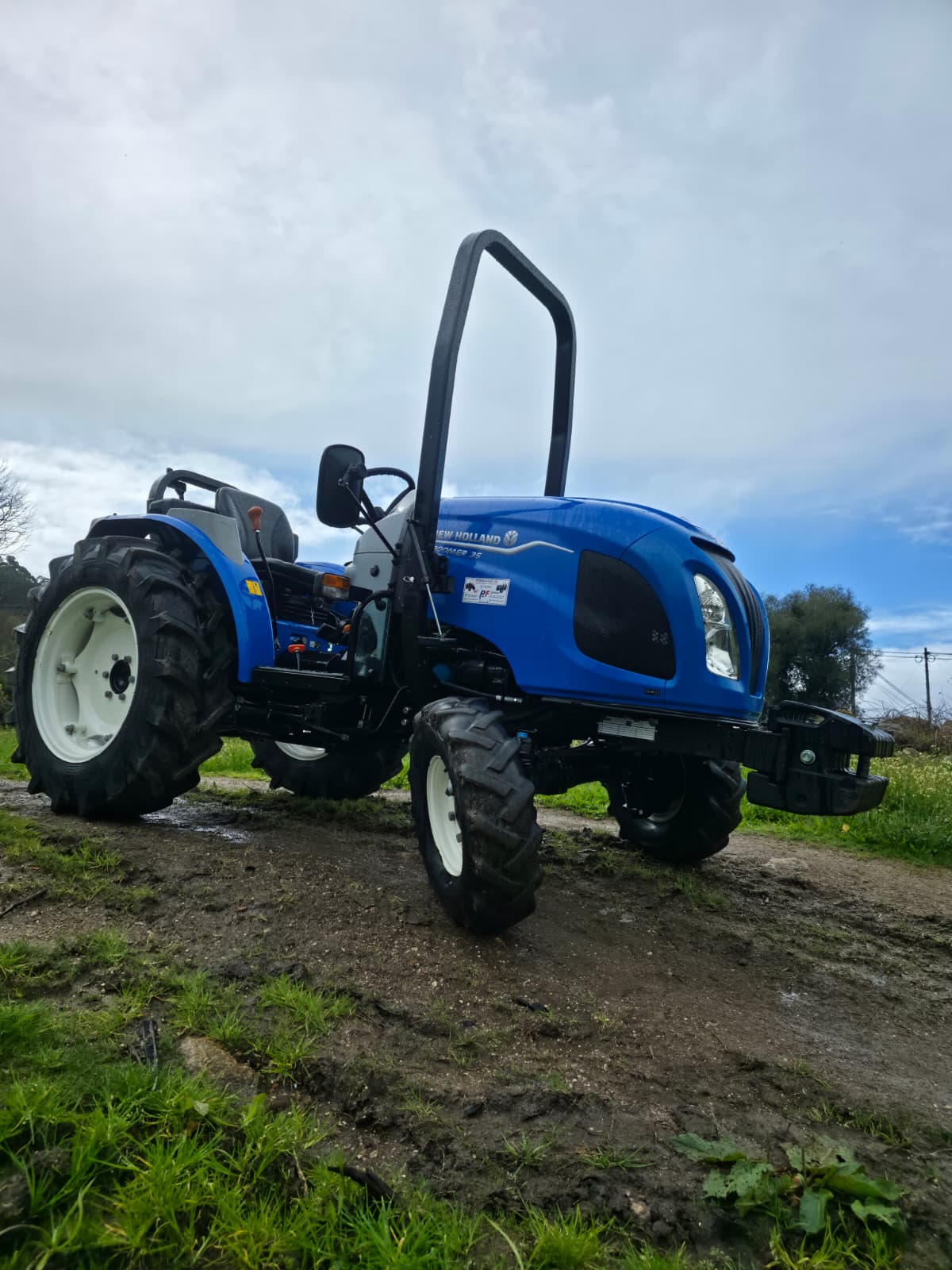 New Holland Boomer 35 